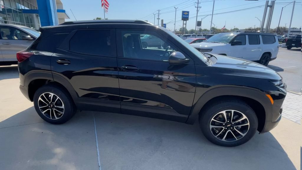 New 2026 Chevrolet TrailBlazer LT w/ Convenience Package AWD/4WD image 3