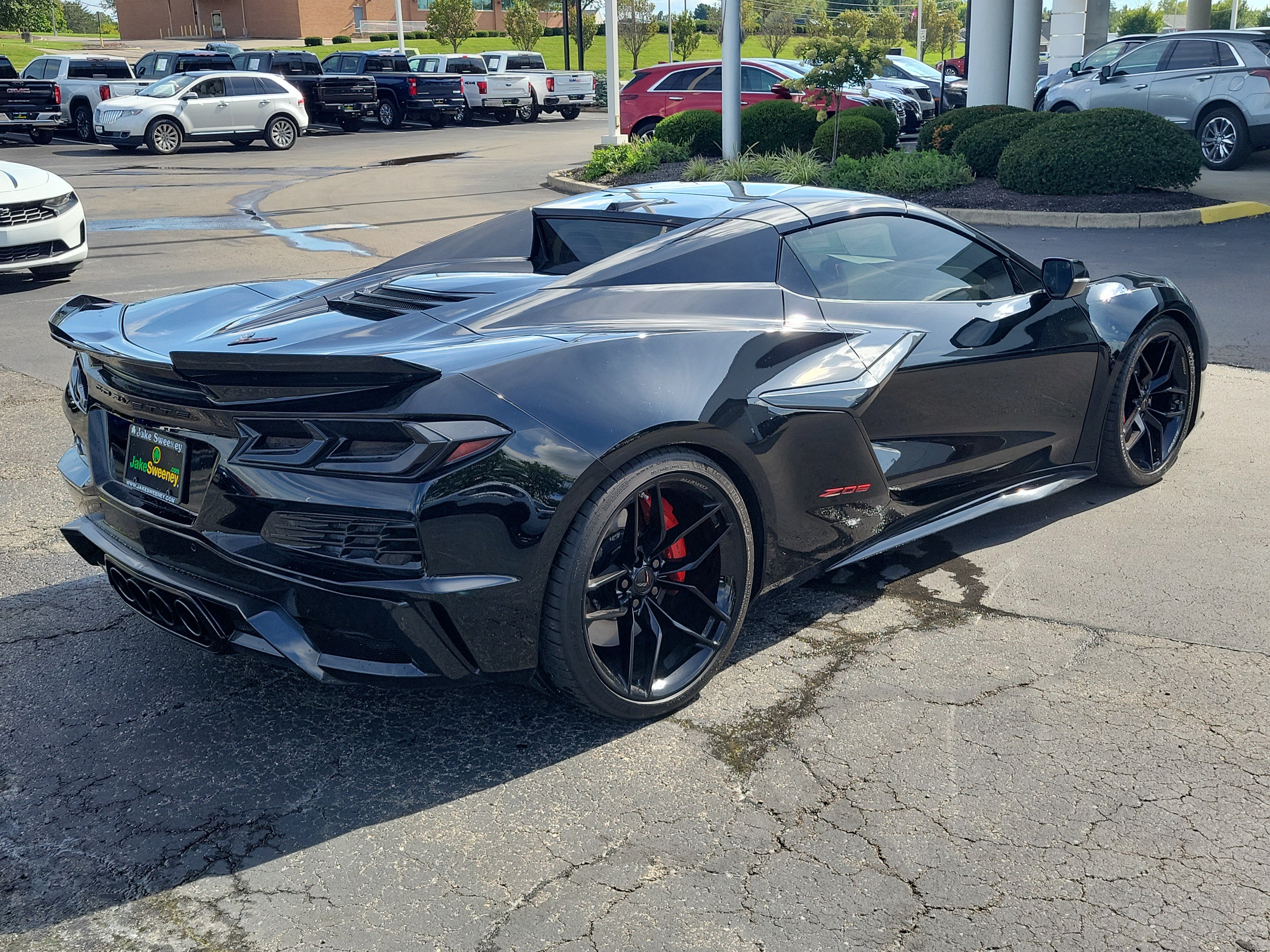 Used 2025 Chevrolet Corvette Z06 RWD image 4