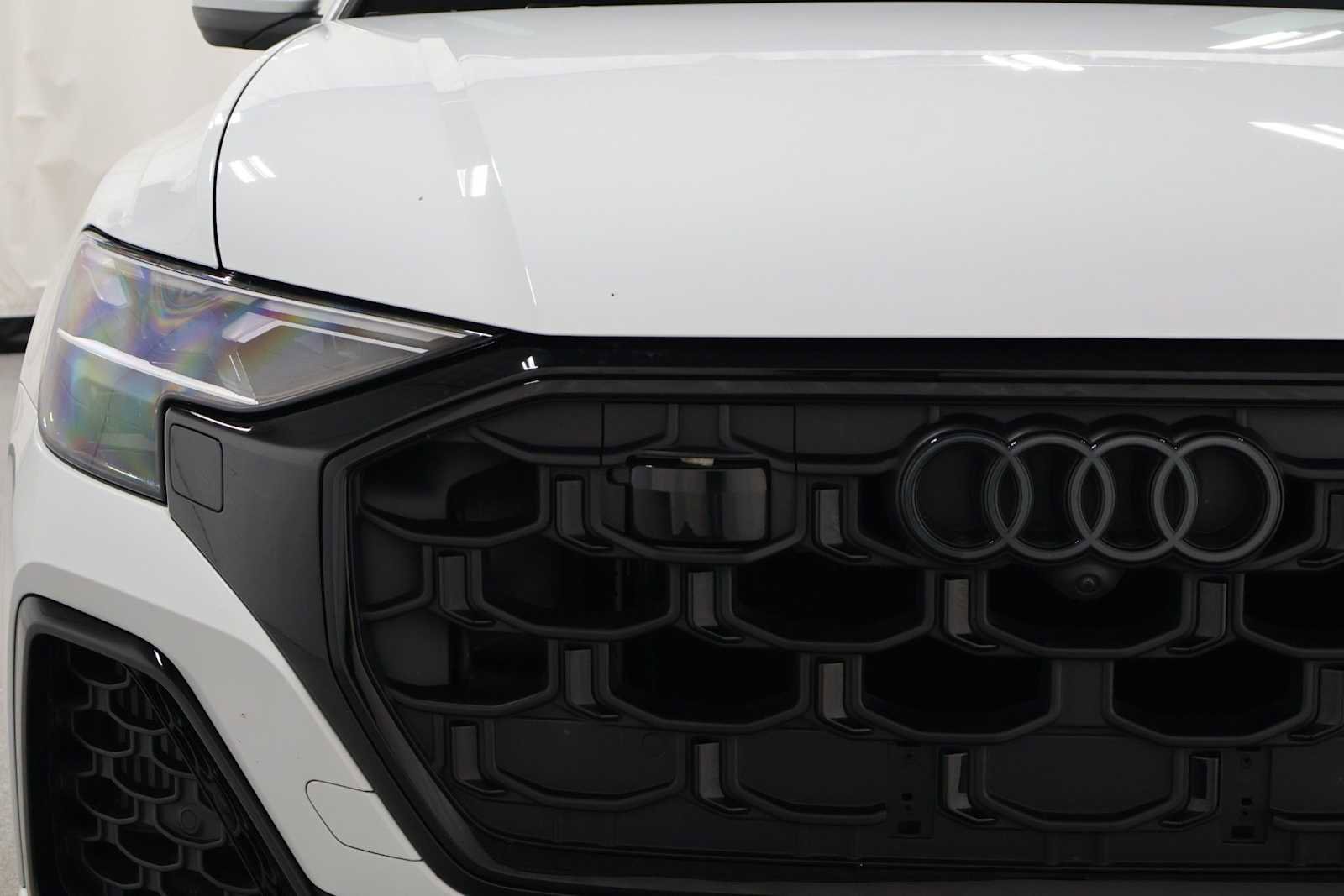 Certified 2025 Audi Q8 Premium Plus w/ Premium Plus Package AWD/4WD image 15