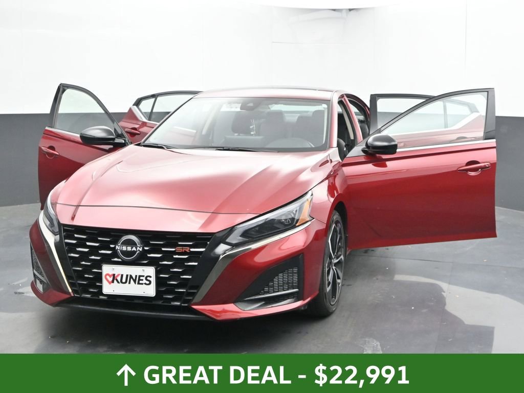 Used 2024 Nissan Altima 2.5 SR w/ SR Premium Package image 58