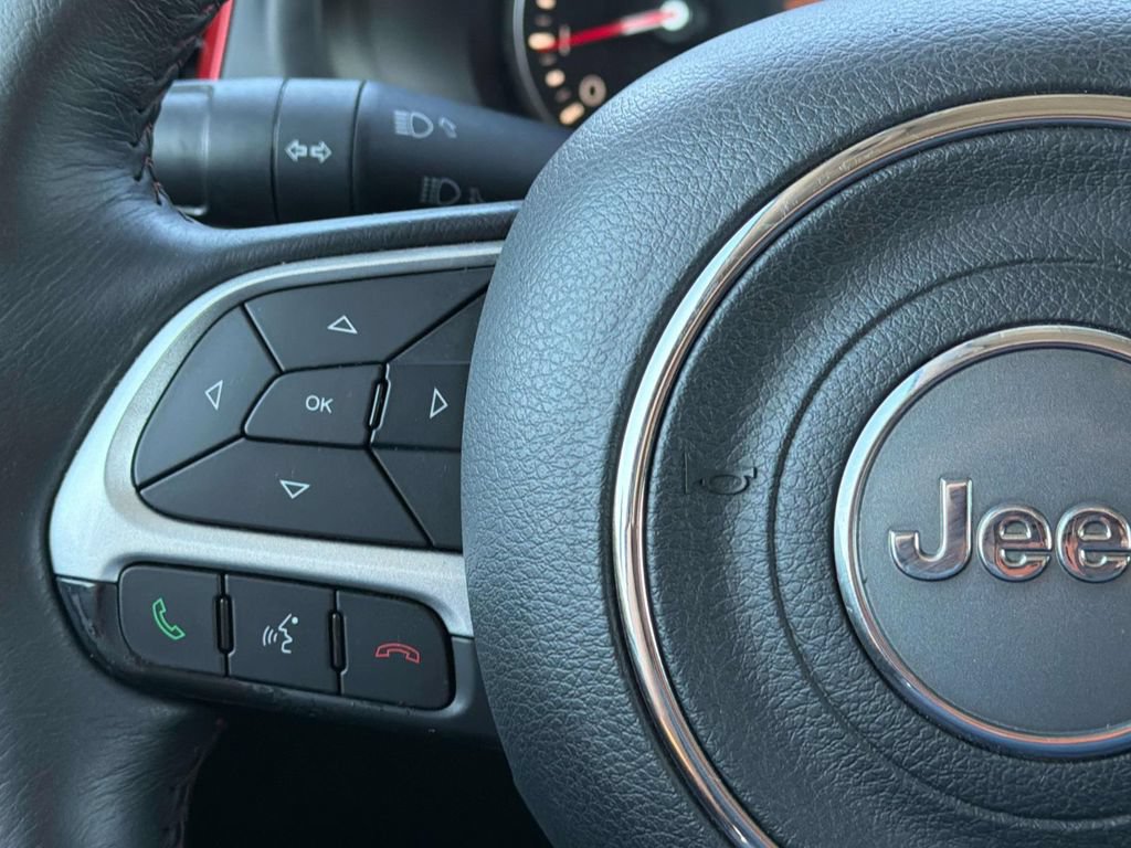 Used 2019 Jeep Renegade Trailhawk AWD/4WD image 11