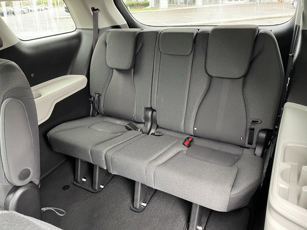 Used 2024 Kia Carnival LX image 15