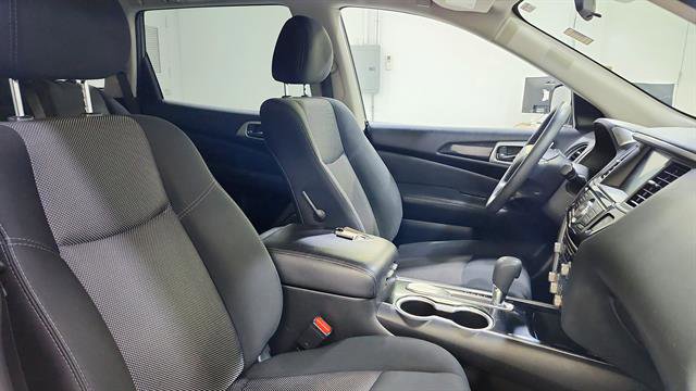 Used 2020 Nissan Pathfinder S FWD image 24