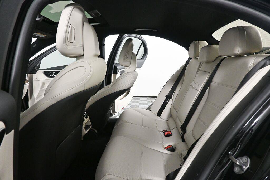 Used 2023 Mercedes-Benz C 300 Sedan image 18