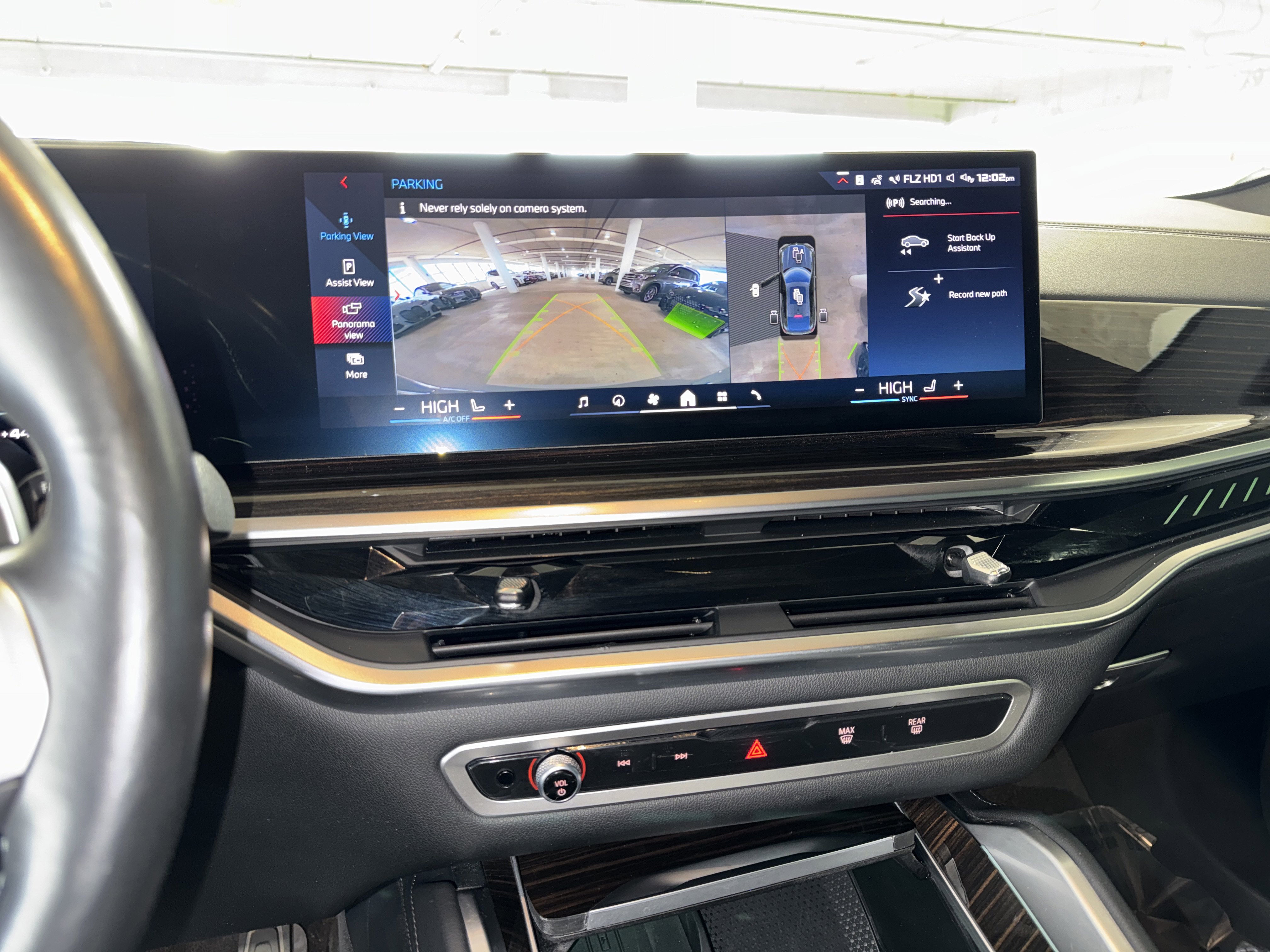 Used 2024 BMW X6 M60i image 27