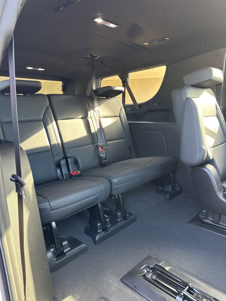 Used 2024 Chevrolet Suburban Z71 w/ Luxury Package image 16