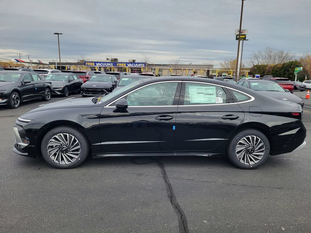 New 2026 Hyundai Sonata Limited FWD image 9
