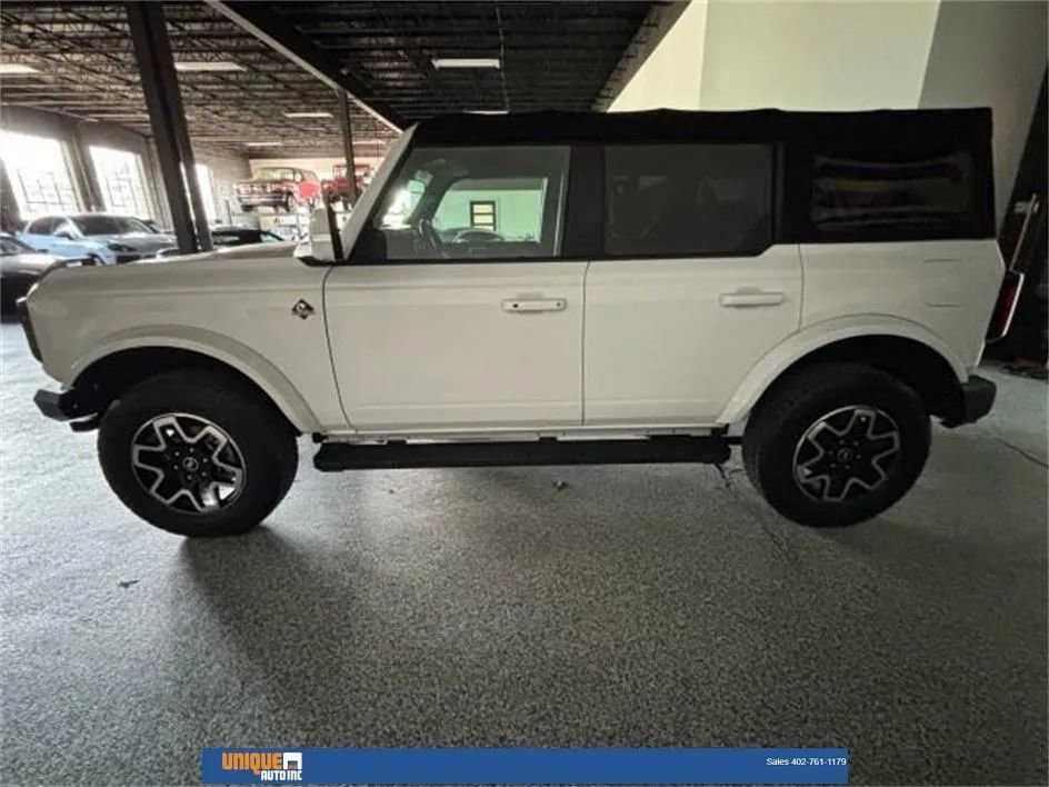 Used 2022 Ford Bronco Outer Banks image 4