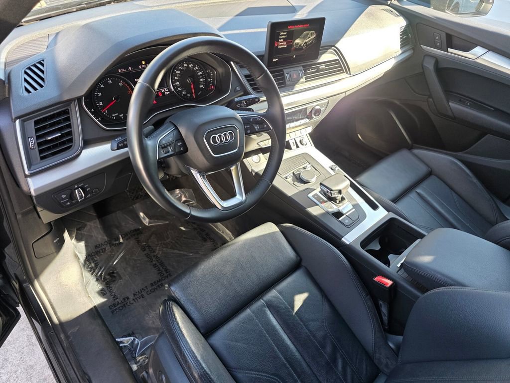 Used 2020 Audi Q5 2.0T Premium w/ Titanium Sport Package image 9