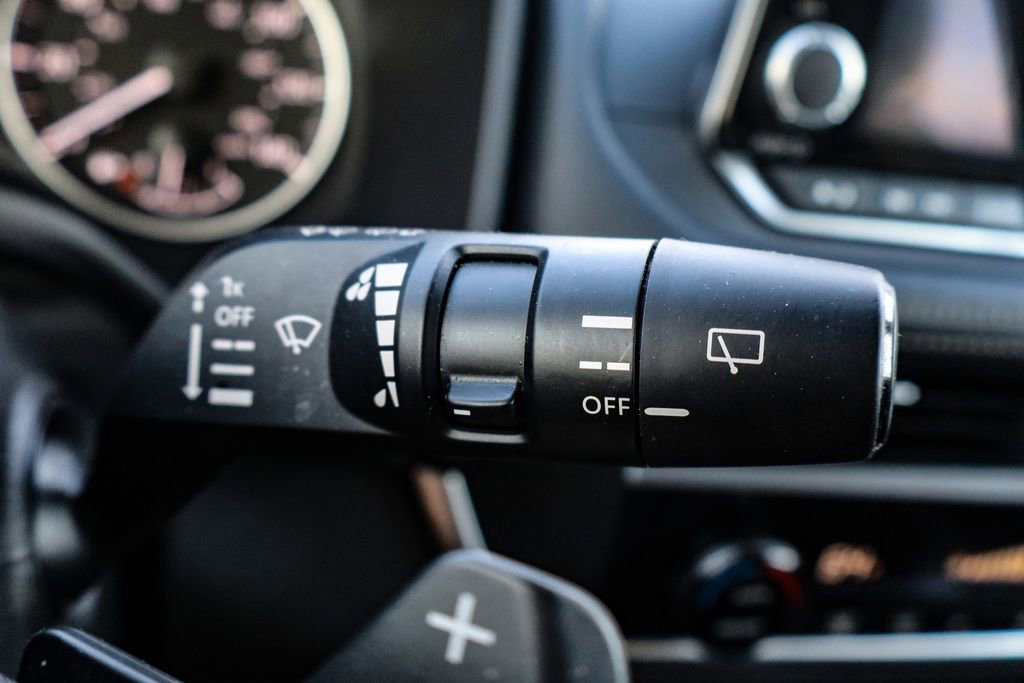 Used 2024 Nissan Rogue SV image 24