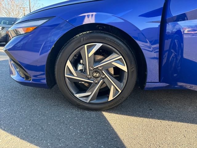 Certified 2025 Hyundai Elantra Limited image 27