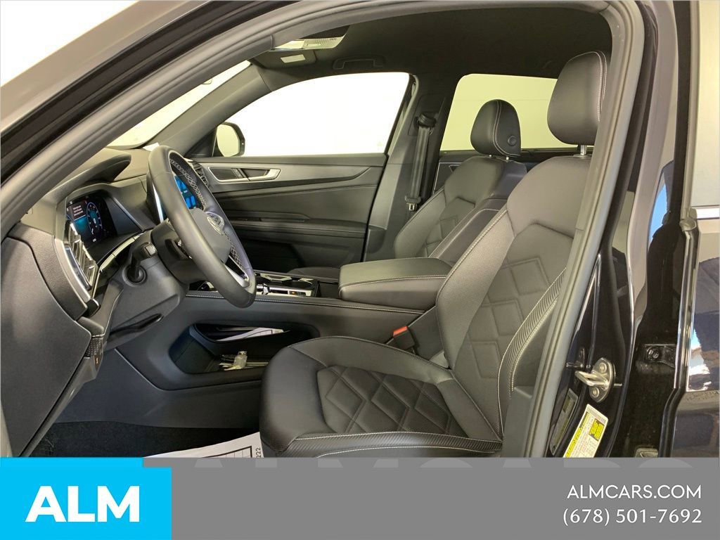 Used 2025 Volkswagen Atlas Cross Sport SE FWD image 19