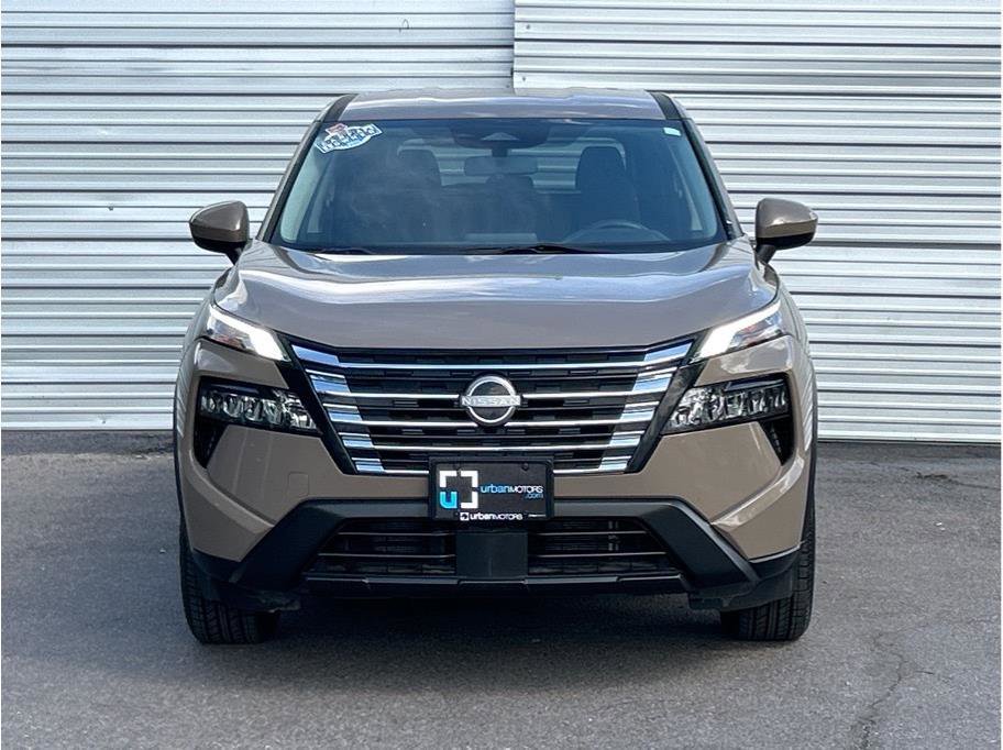 Used 2024 Nissan Rogue SV image 6