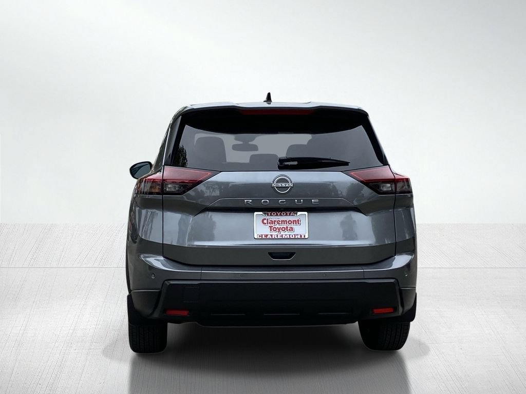 Used 2025 Nissan Rogue S FWD image 6