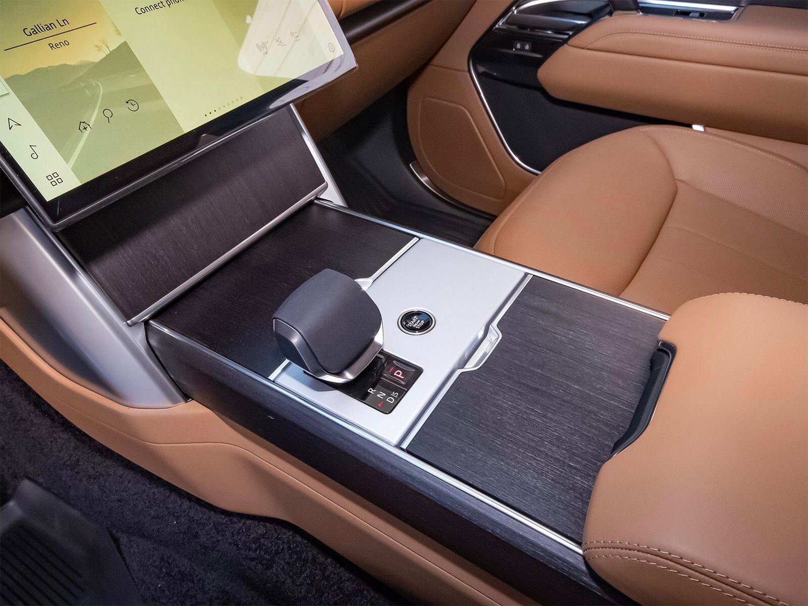 New 2025 Land Rover Range Rover SE image 28