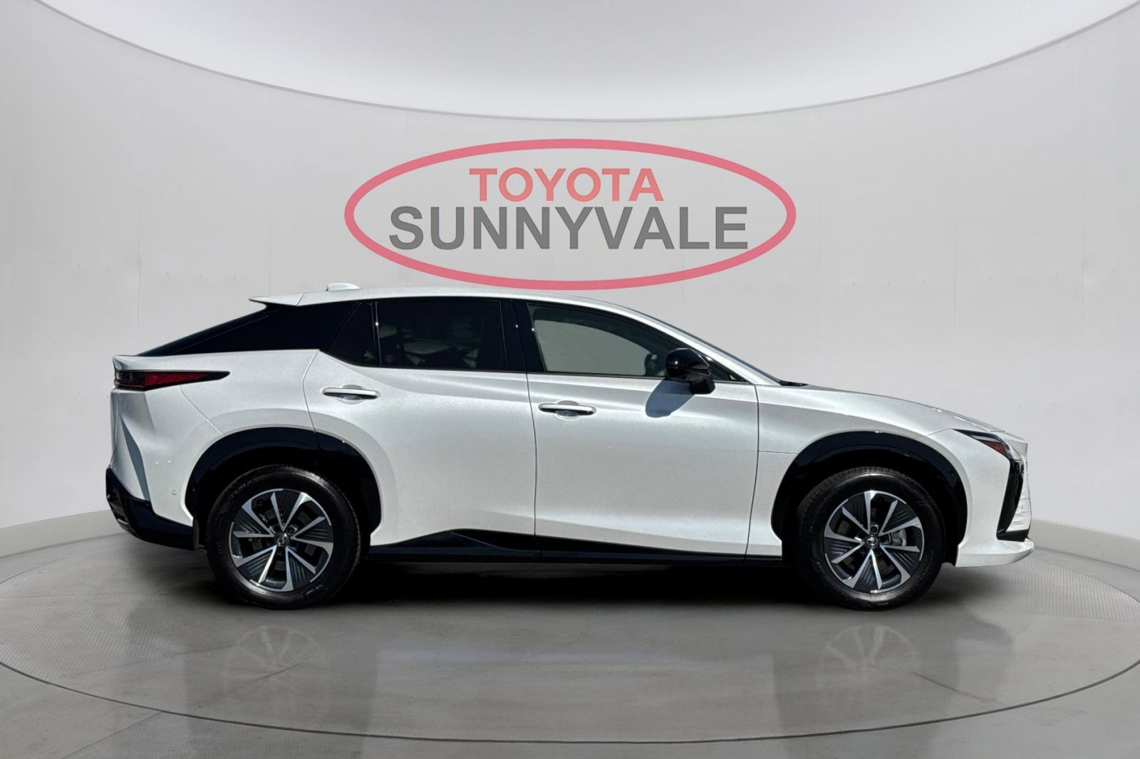 Used 2024 Lexus RZ 300e Premium image 9