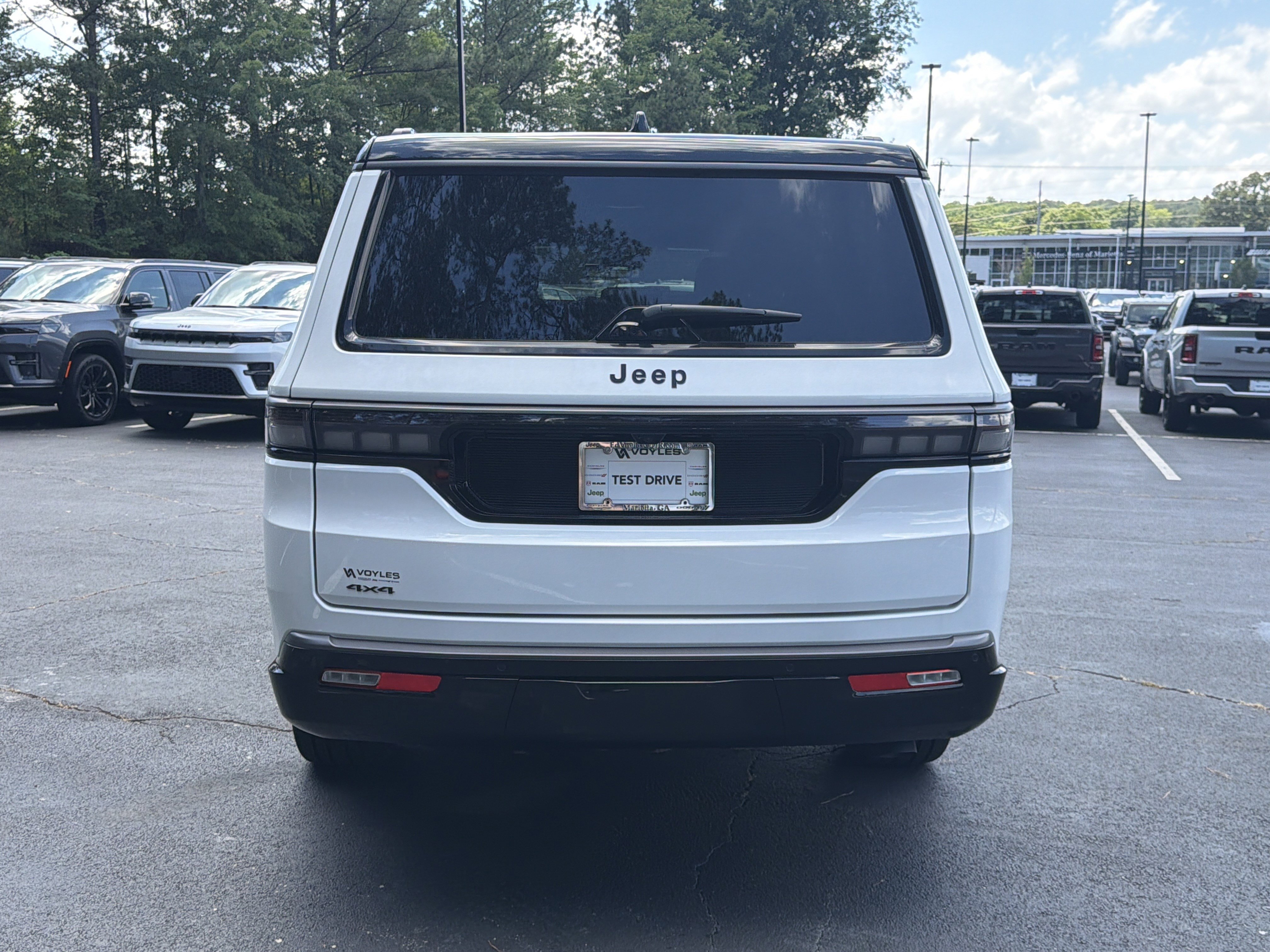 New 2026 Jeep Grand Wagoneer L Summit w/ Premium Group III AWD/4WD image 7