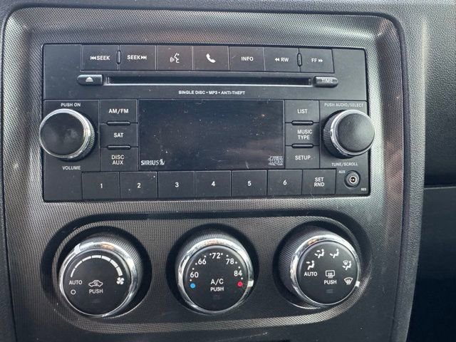 Used 2013 Dodge Challenger SXT image 13