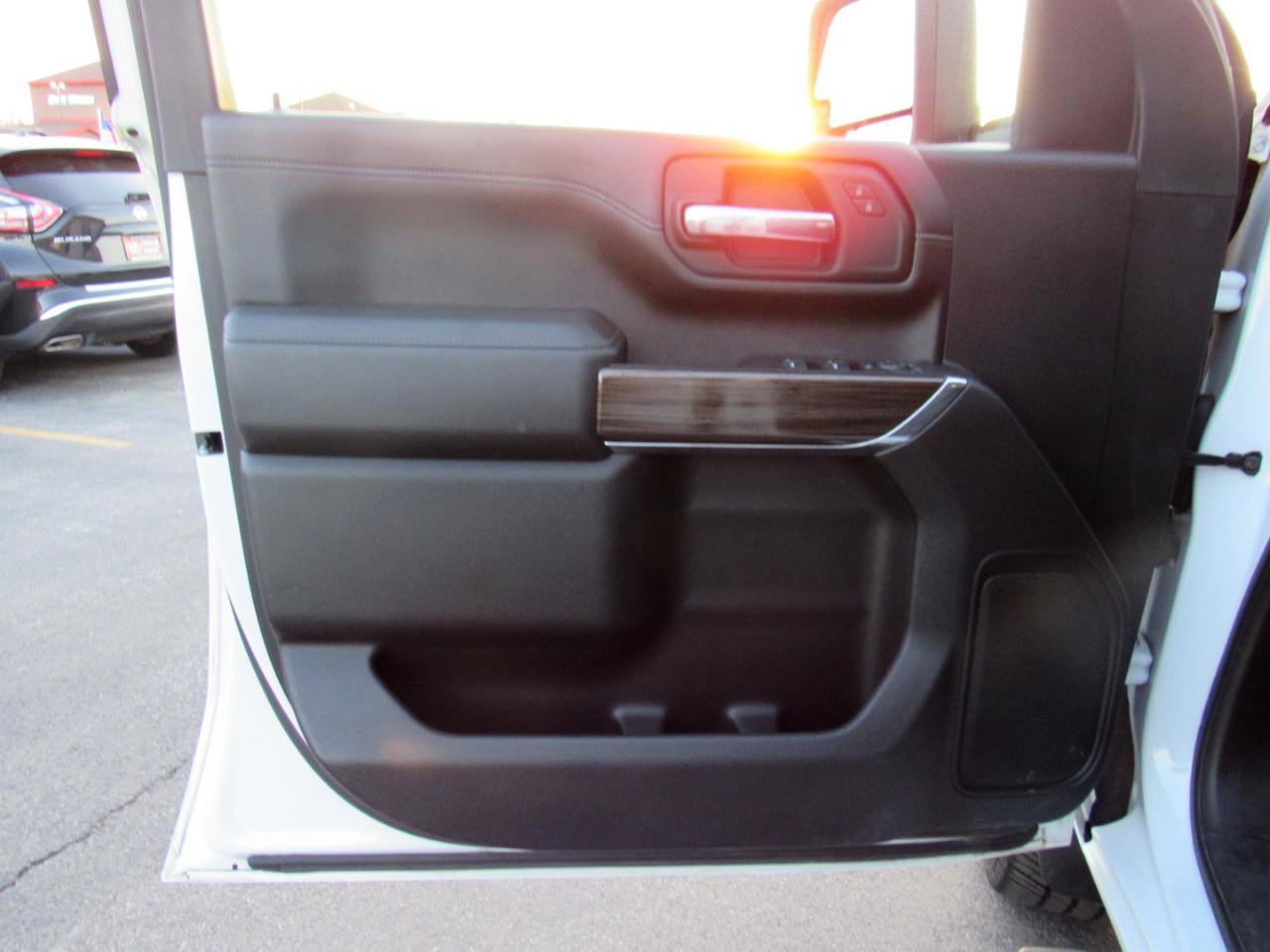 Used 2021 Chevrolet Silverado 2500 LT w/ Z71 Off-Road Package image 16