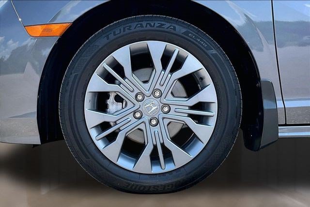 Certified 2025 Honda Odyssey Touring image 30