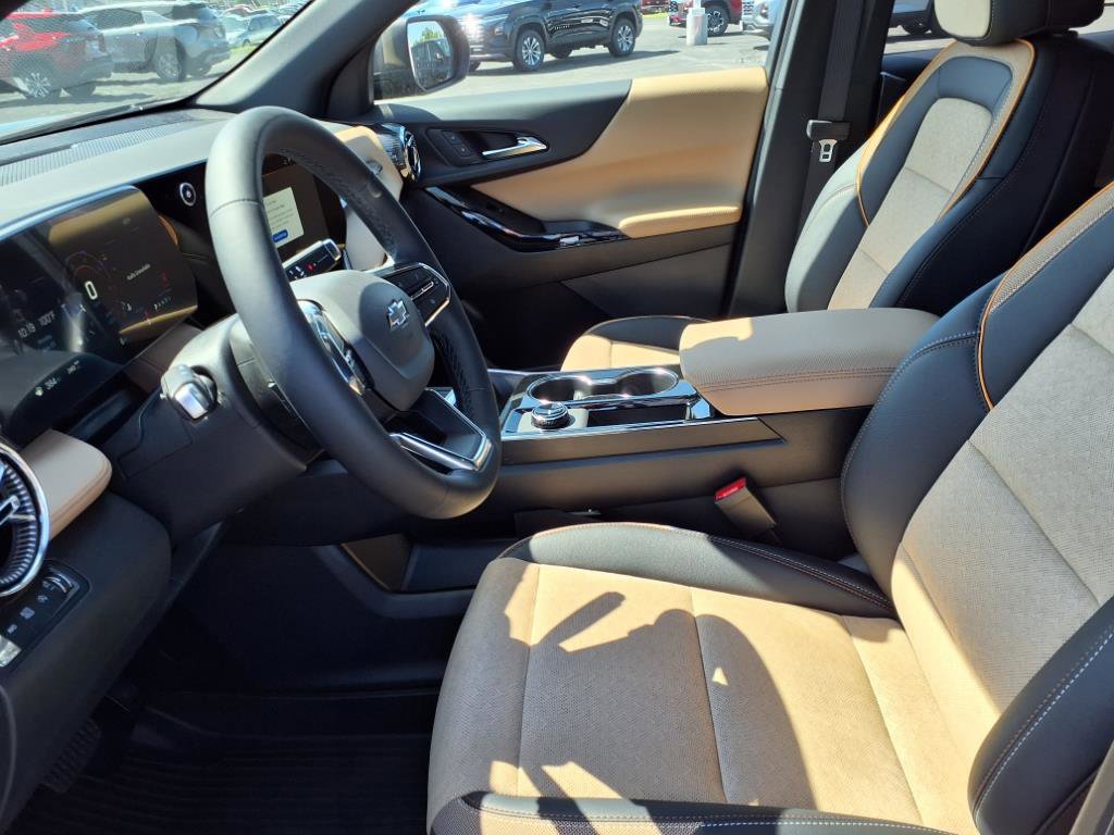 New 2026 Chevrolet Equinox ACTIV w/ Safety and Technology Package image 12