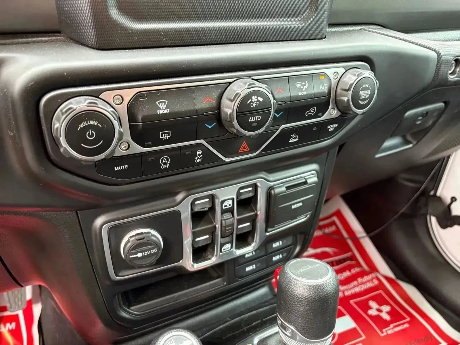 Used 2023 Jeep Gladiator Sport image 27