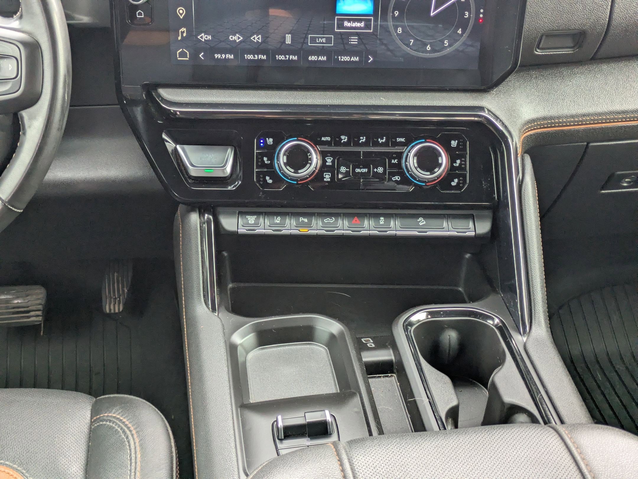 Used 2025 GMC Sierra 2500 AT4 w/ AT4 Premium Plus Package image 20