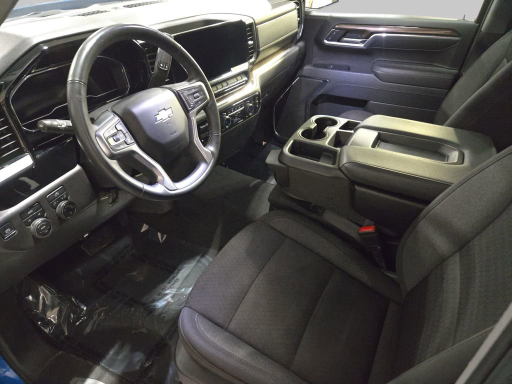Used 2025 Chevrolet Silverado 1500 LT image 18