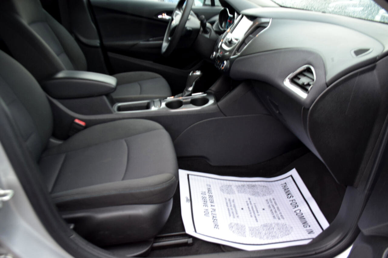 Used 2018 Chevrolet Cruze LT w/ Convenience Package image 25