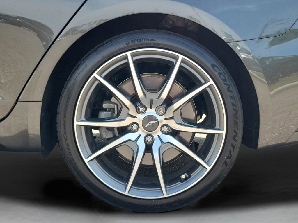 Used 2023 Genesis G70 3.3T RWD image 31