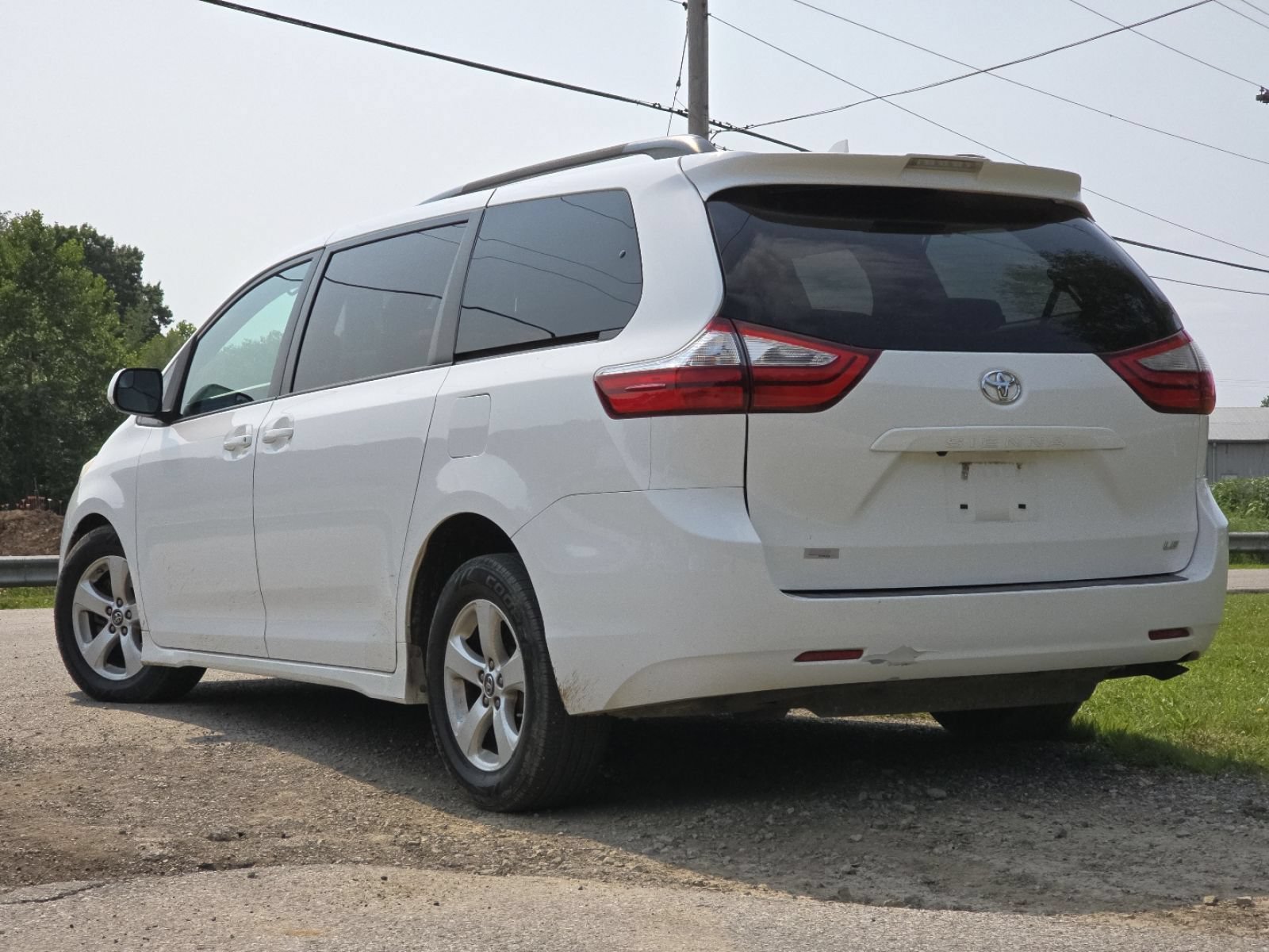 Used 2018 Toyota Sienna LE FWD image 16