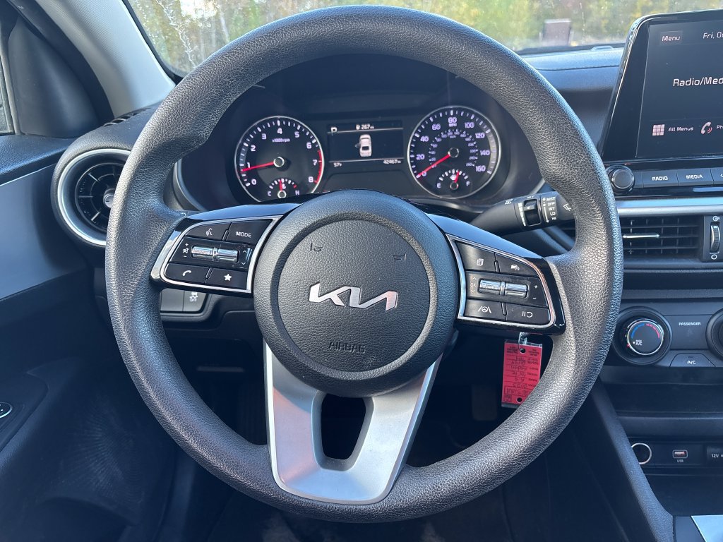 Certified 2023 Kia Forte LXS w/ LXS Technology Package FWD image 14