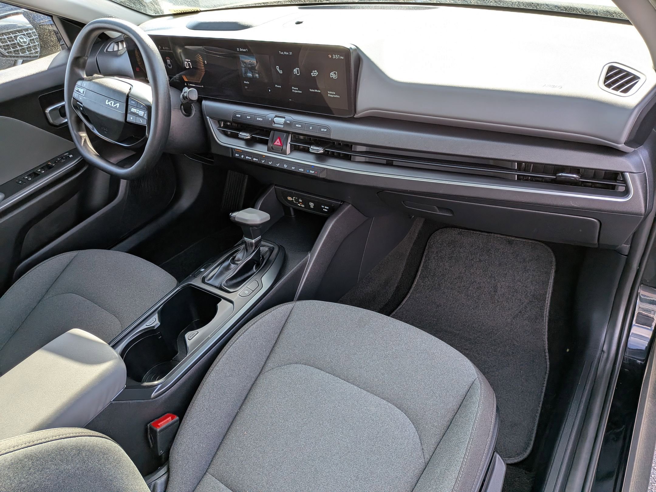 Used 2025 Kia K4 LXS image 36