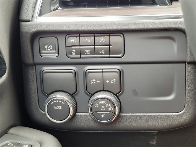 New 2025 Chevrolet Suburban Premier image 26