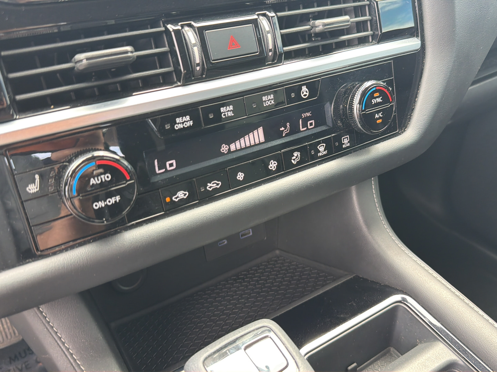 Certified 2022 Nissan Pathfinder SL w/ SL Black Package FWD image 26