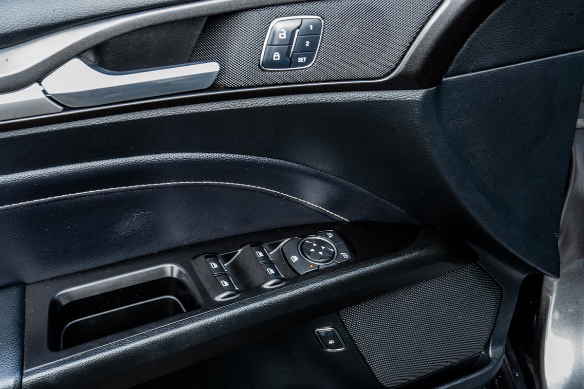 Used 2018 Ford Fusion Energi Titanium image 22