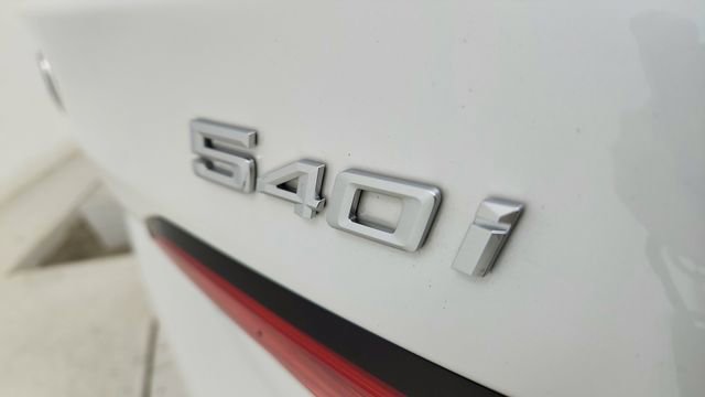 Used 2026 BMW 540i xDrive image 17