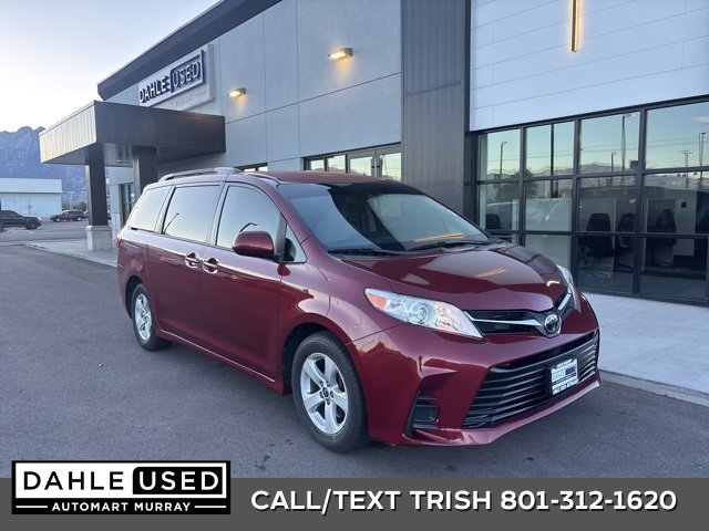 Used 2020 Toyota Sienna LE w/ LE Preferred Package image 1