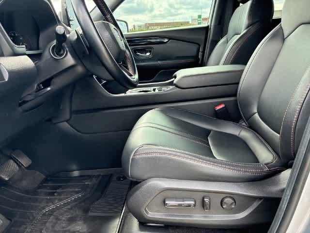 Certified 2025 Honda Pilot TrailSport image 18