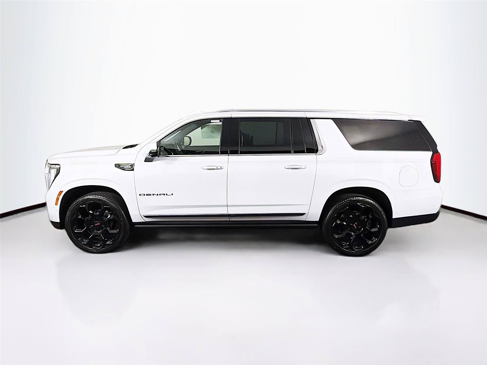New 2026 GMC Yukon XL Denali Ultimate AWD/4WD image 8
