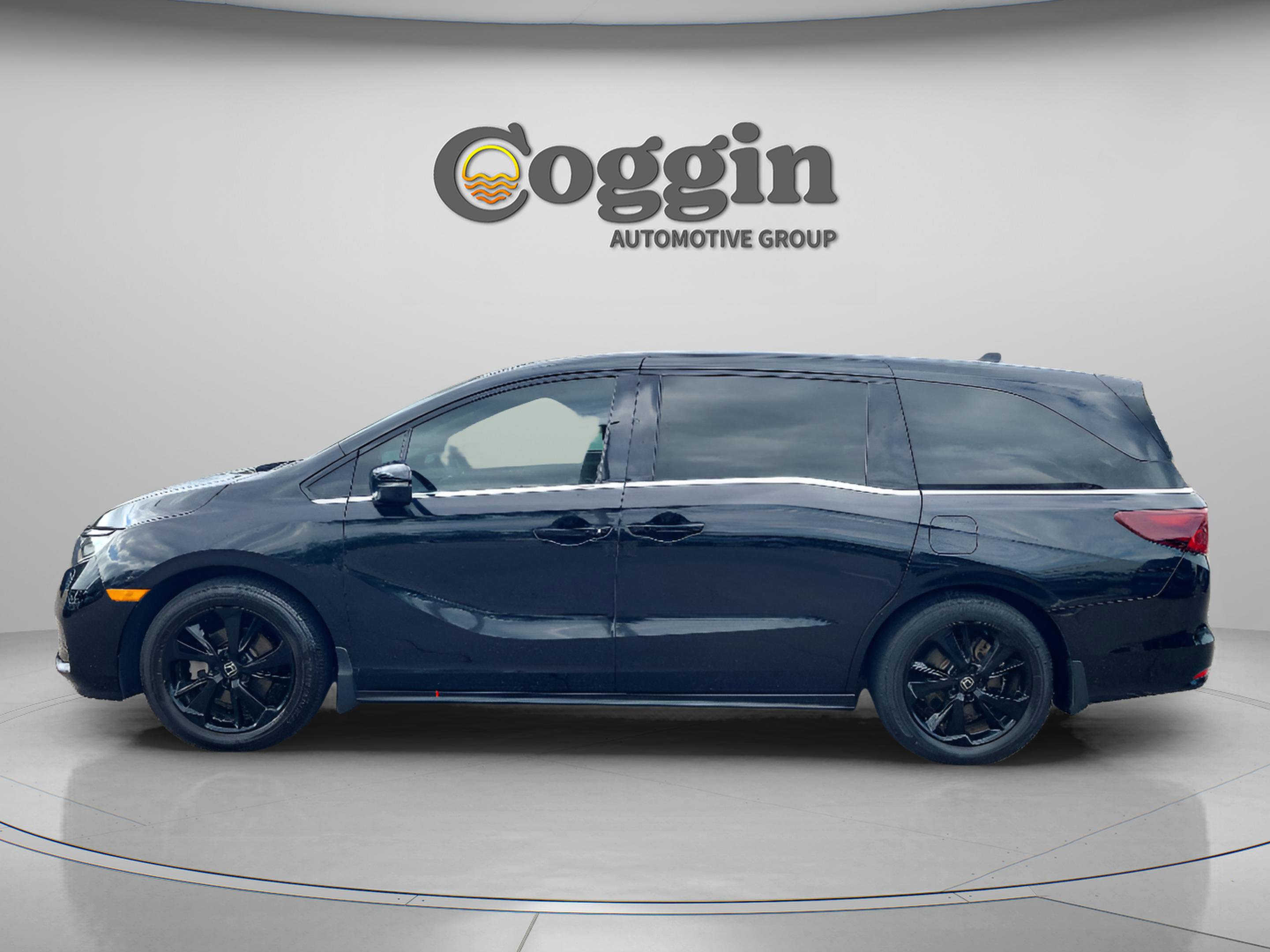 Certified 2024 Honda Odyssey Sport image 3