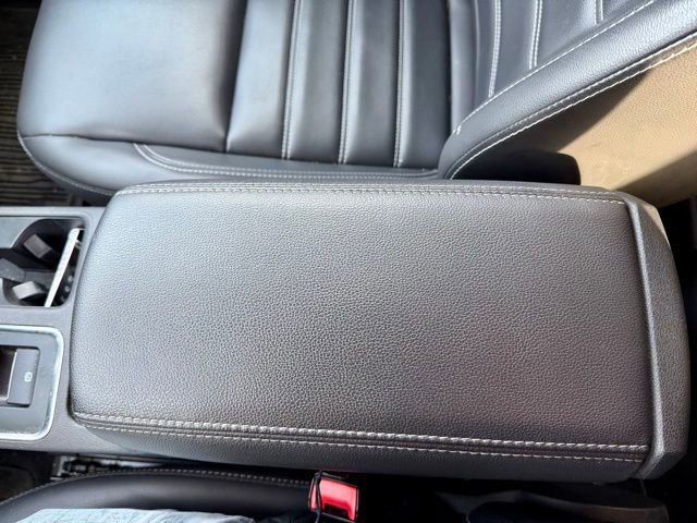 Used 2019 Ford Escape SEL image 39