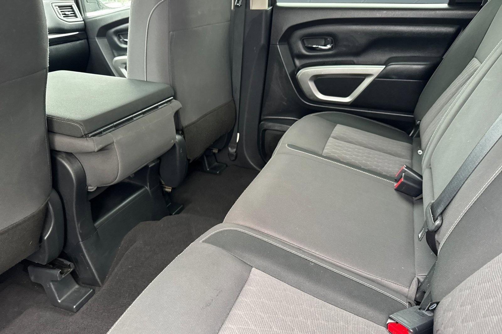 Used 2023 Nissan Titan SV image 26