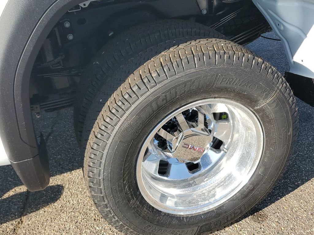 New 2026 GMC Sierra 3500 SLT w/ SLT Premium Package image 33