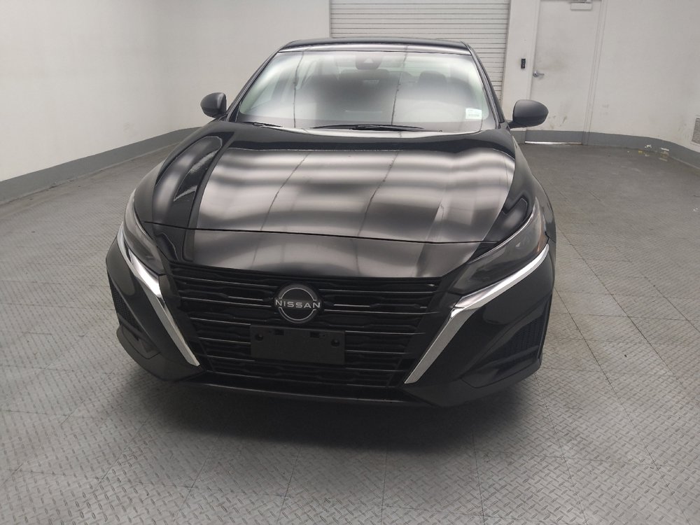 Used 2024 Nissan Altima 2.5 SV FWD image 15
