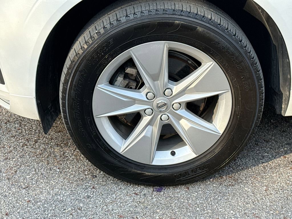 Used 2022 Volvo XC60 B5 Momentum image 19