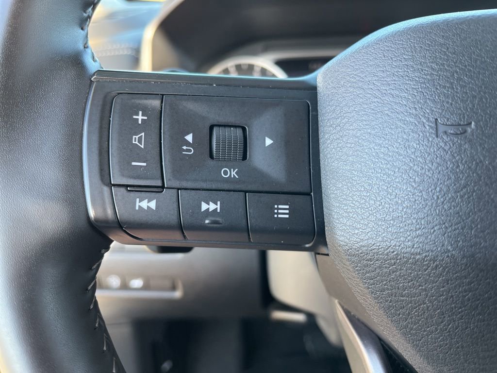 Used 2025 Nissan Rogue SV image 18