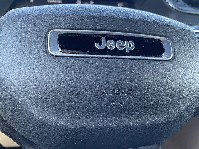 New 2025 Jeep Grand Cherokee L Limited w/ Luxury Tech Group II image 21