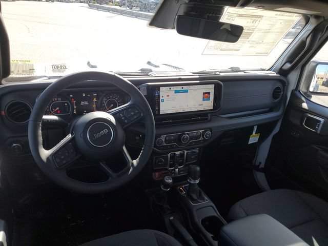 New 2026 Jeep Gladiator Rubicon w/ Technology Group AWD/4WD image 14