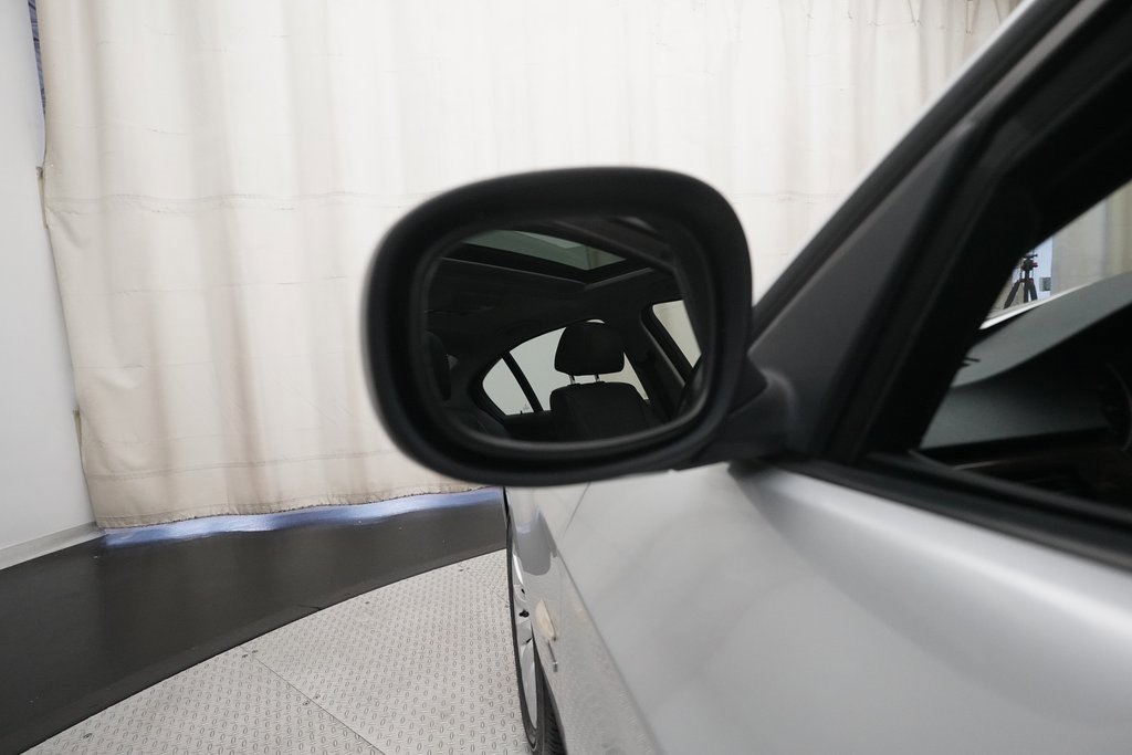 Used 2009 BMW 328i xDrive Sedan image 23